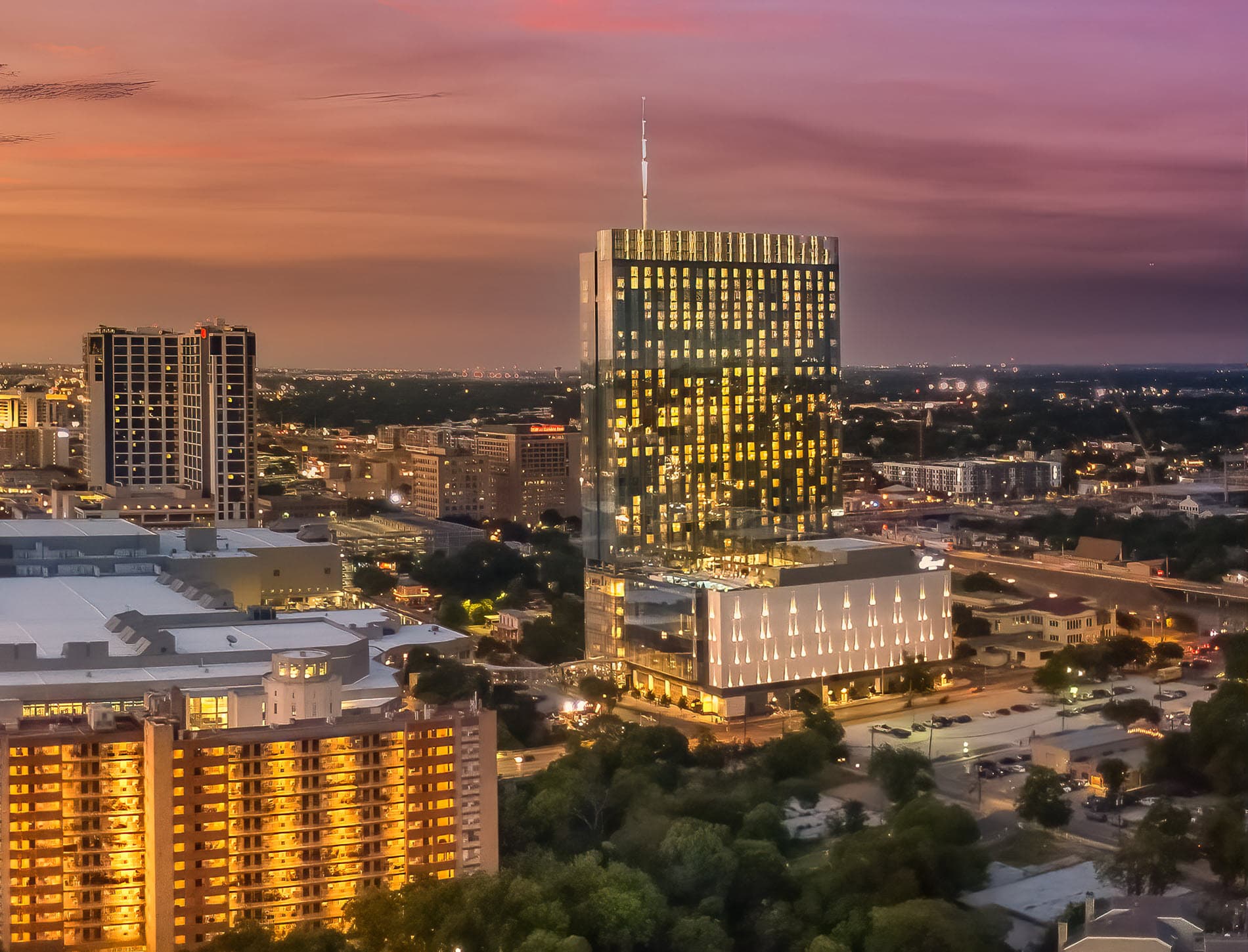 Nearly Half-Billion-Dollar Refinancing Secured for Luxury Hotel